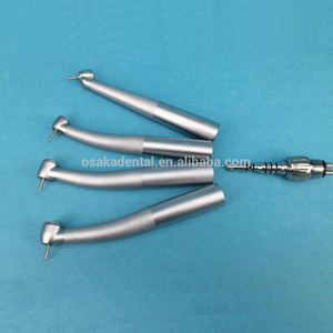 La pieza de mano de alta velocidad de fibra óptica con acoplamiento tiene función de control de agua