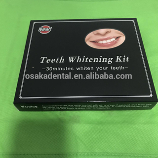 Un material dental del kit de gel para blanquear los dientes dentales