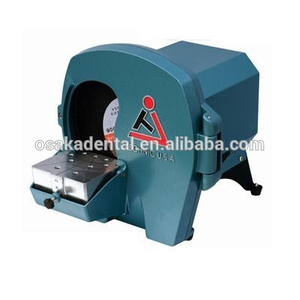 Trimmer modelo dental. Equipo de laboratorio dental