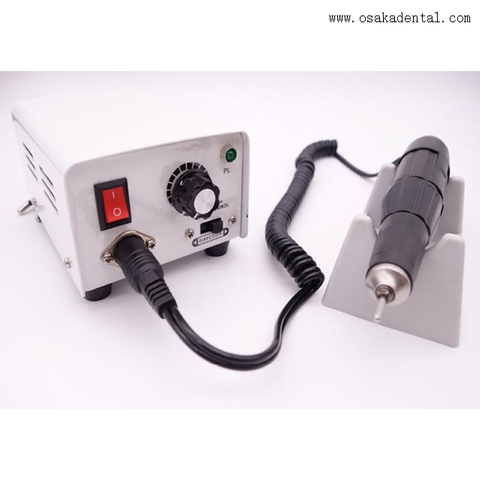  Micromotor de laboratorio dental con pieza de mano.