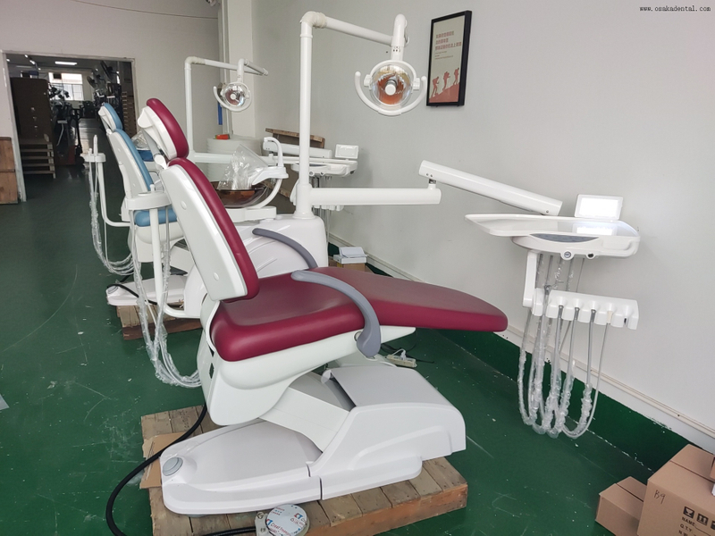 Sillón de tratamiento dental integrado por LED con iluminación ajustable para procedimientos de precisión