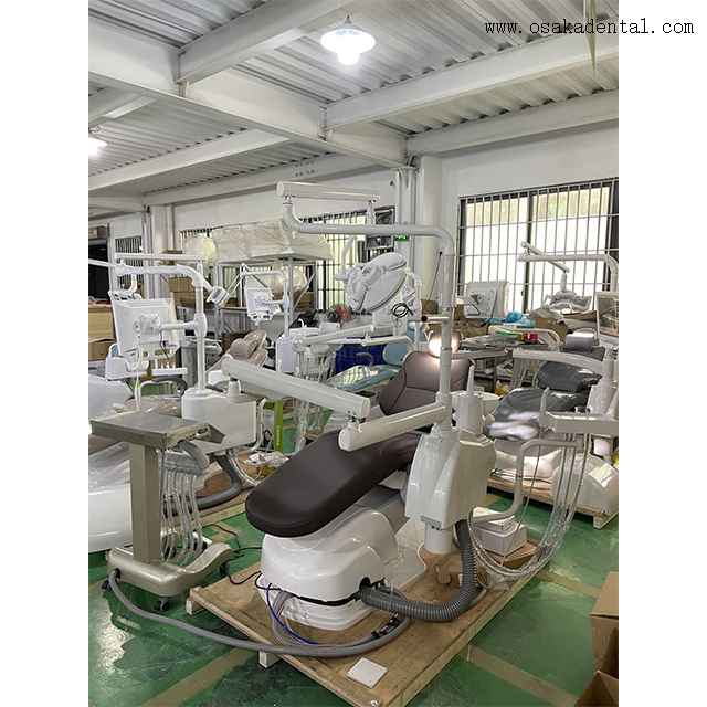 Sillón dental de lujo con cirugía de implante dental.