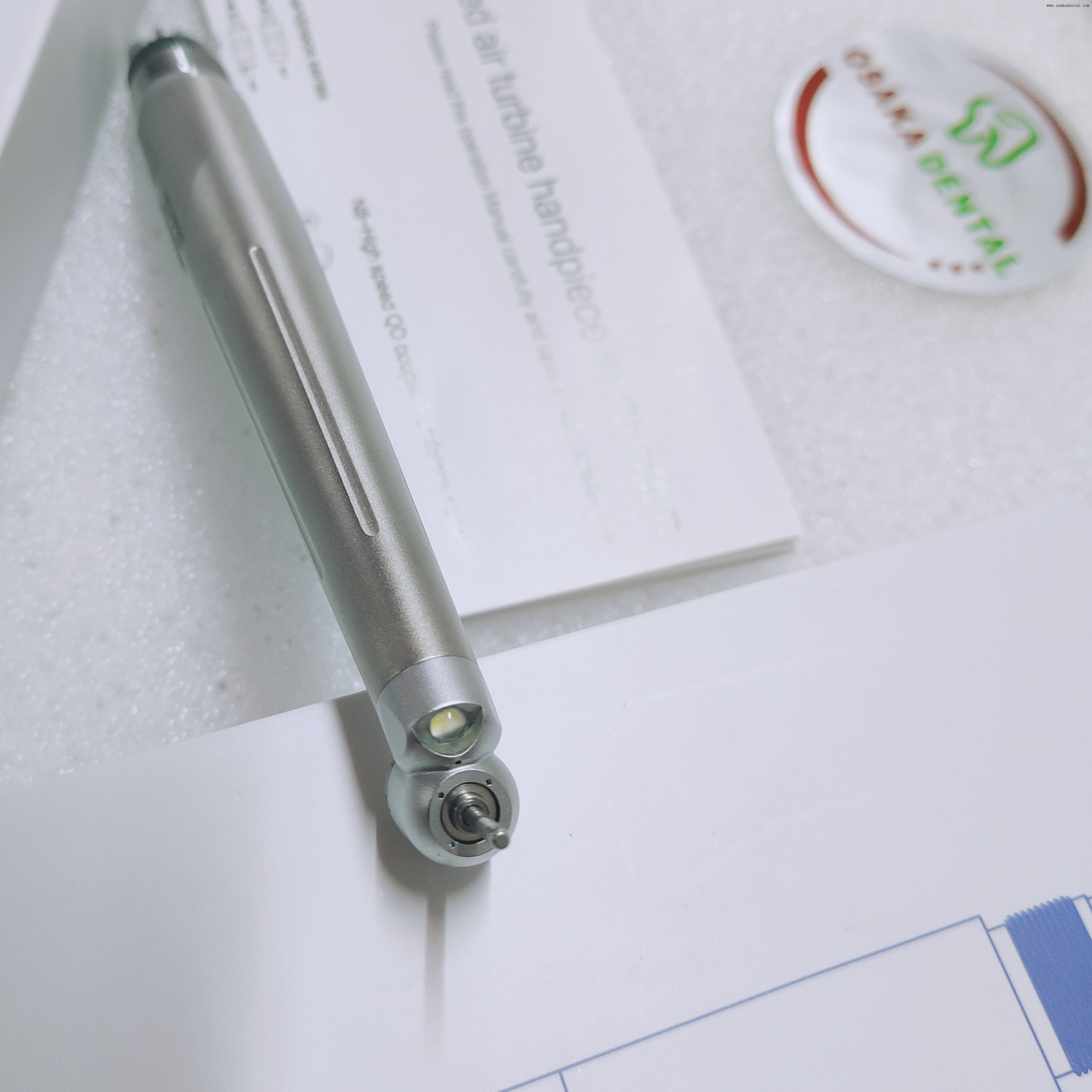 Pieza de mano dental de contraángulo de 45 grados con agarre ergonómico para acceso a los dientes posteriores