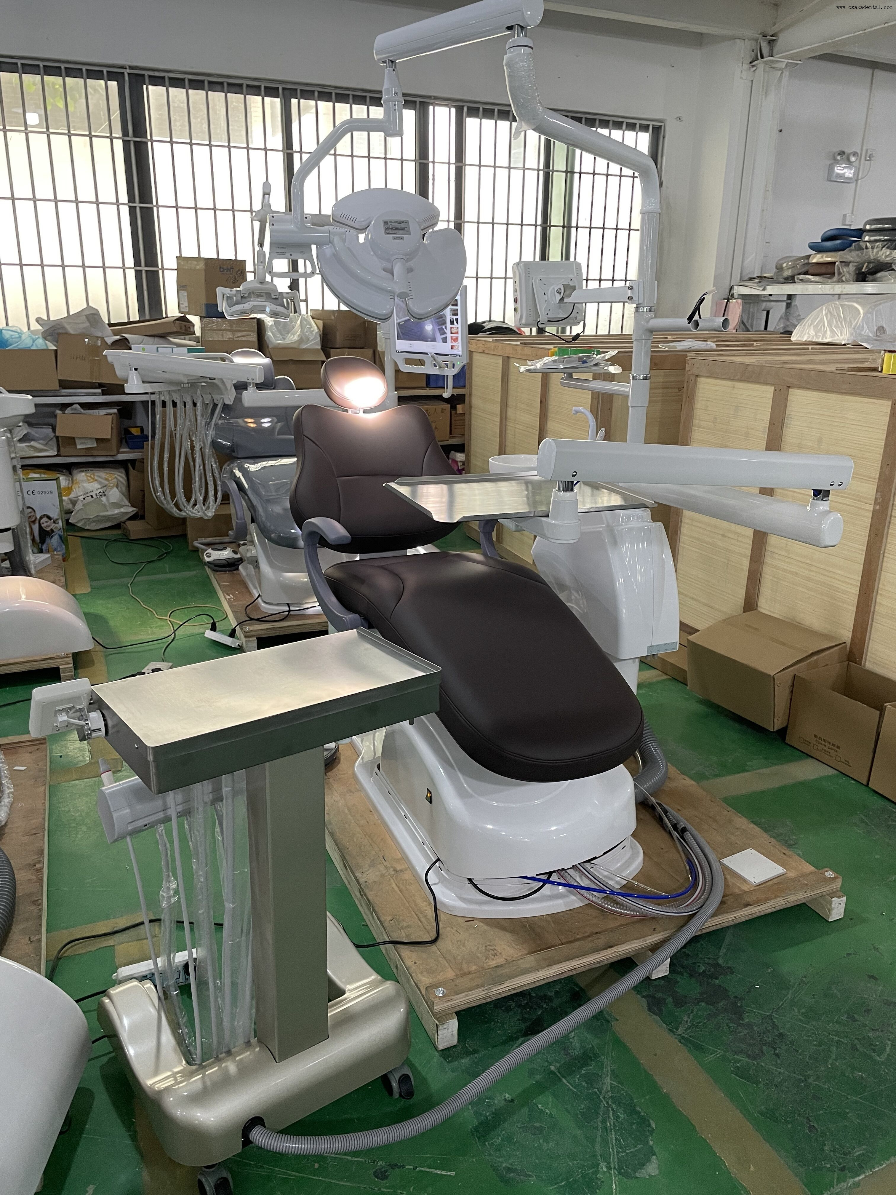 Los beneficios del uso de luces LED en la cirugía de implantes dentales