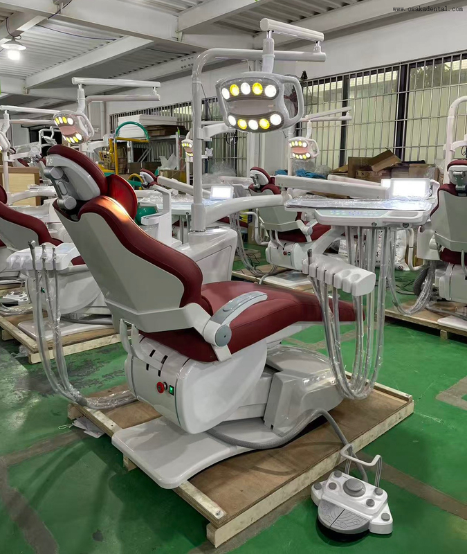 Sillón dental avanzado con posicionamiento con memoria integrada y pedal multifunción