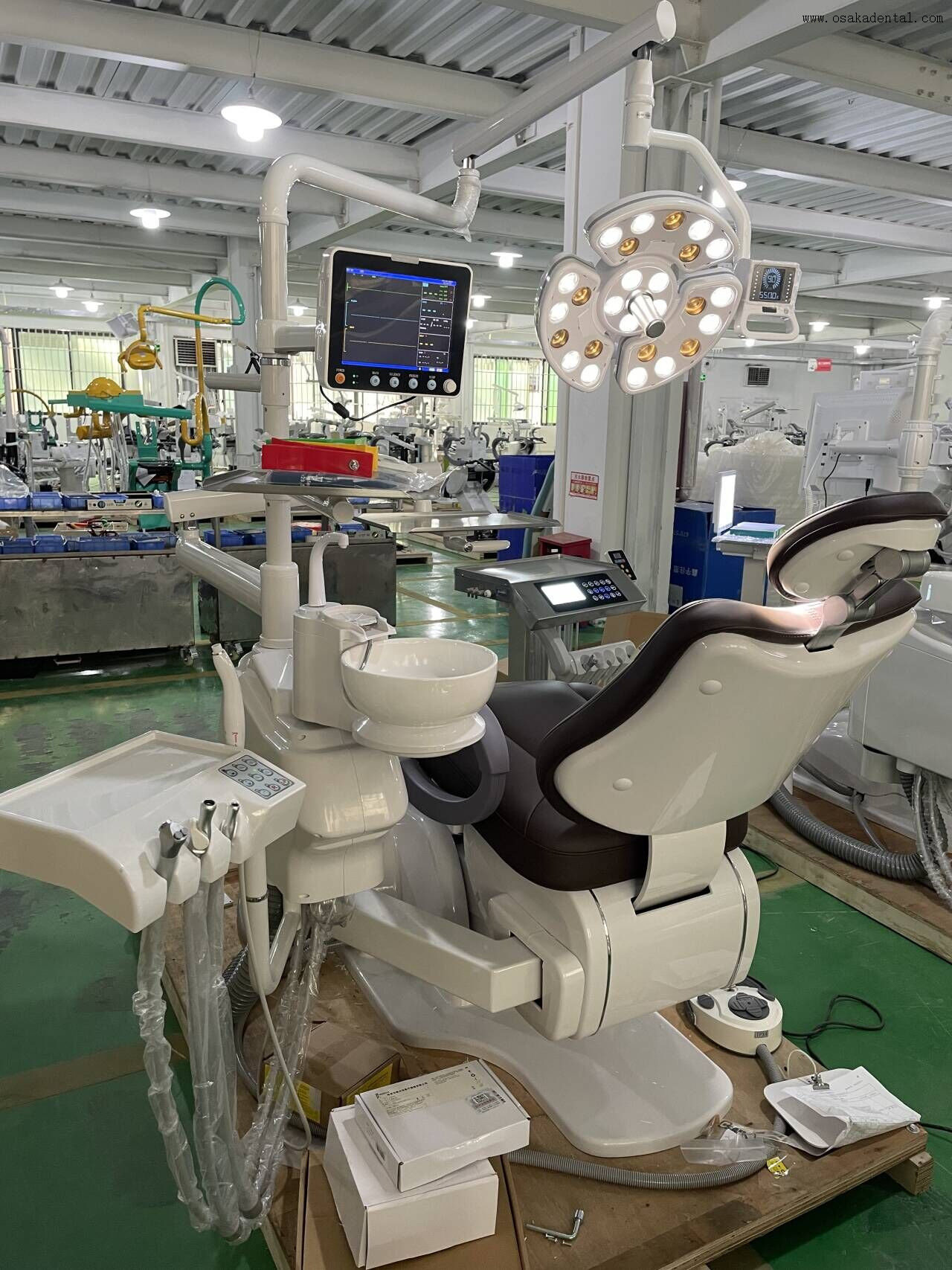 Los beneficios del uso de luces LED en la cirugía de implantes dentales