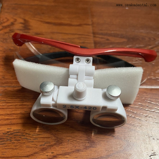 Loup dental de embalaje en caja de metal con luz LED de cabeza 2,5X