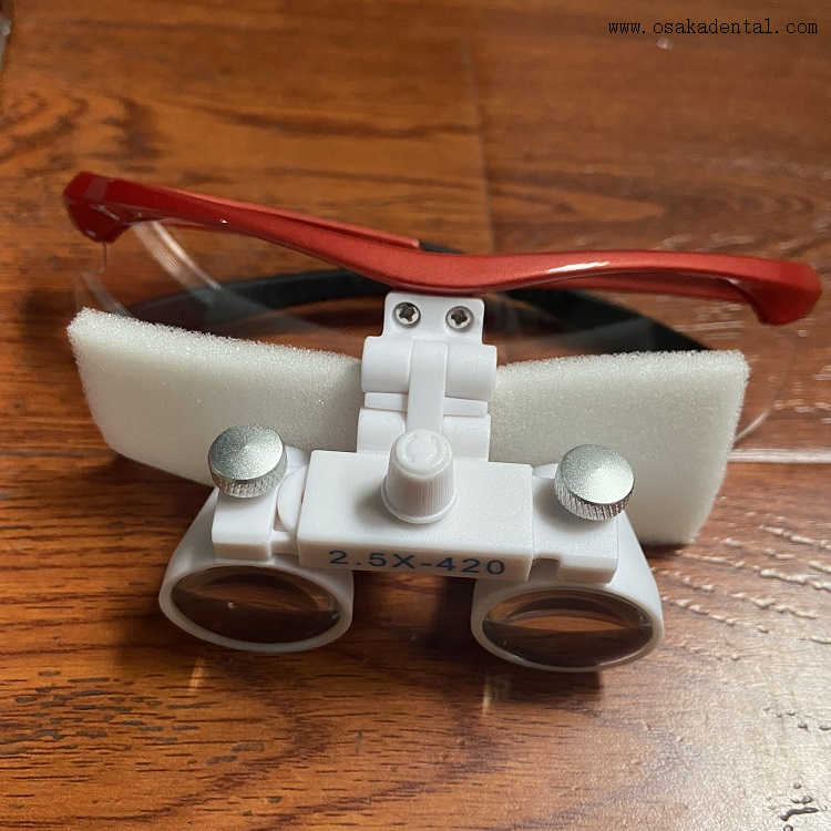 Loup dental de embalaje en caja de metal con luz LED de cabeza 2,5X