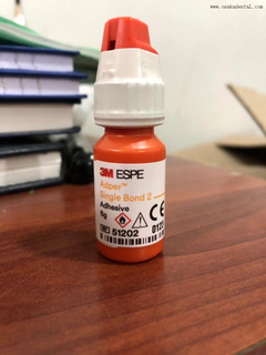 Adhesivo universal SingleBond: solución de un solo paso para una unión dental confiable