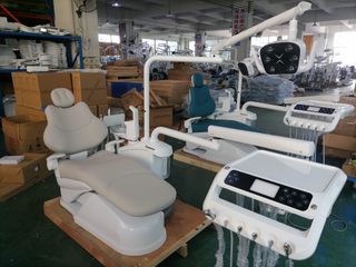 Sillón dental ergonómico ajustable con luz LED y sistema hidráulico