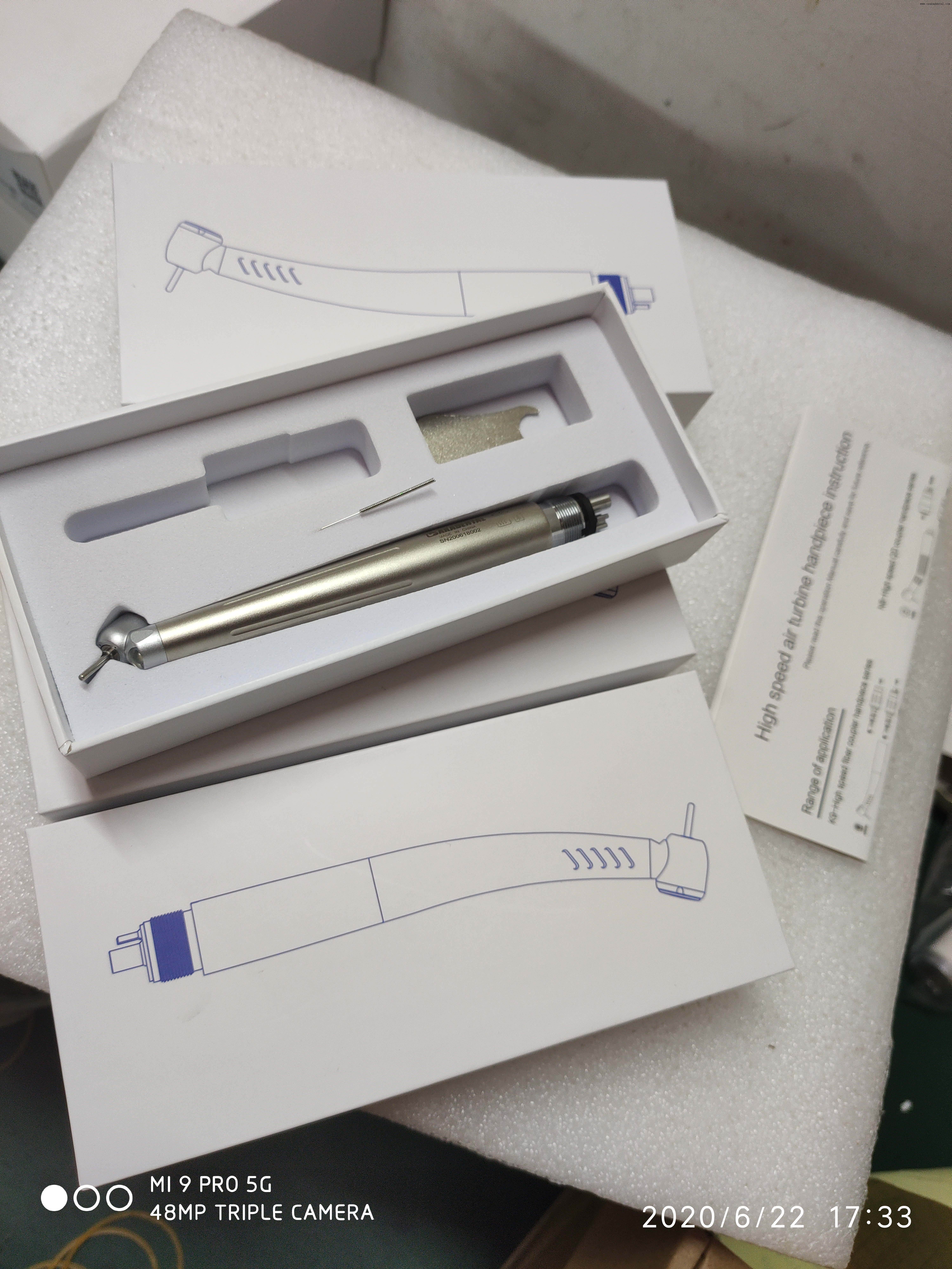 Pieza de mano dental de contraángulo de 45 grados con agarre ergonómico para acceso a los dientes posteriores