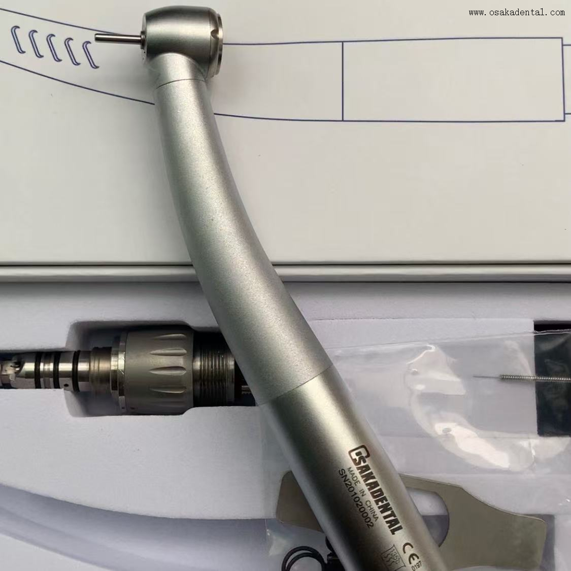 Pieza de mano de fibra óptica de alta velocidad con luz única