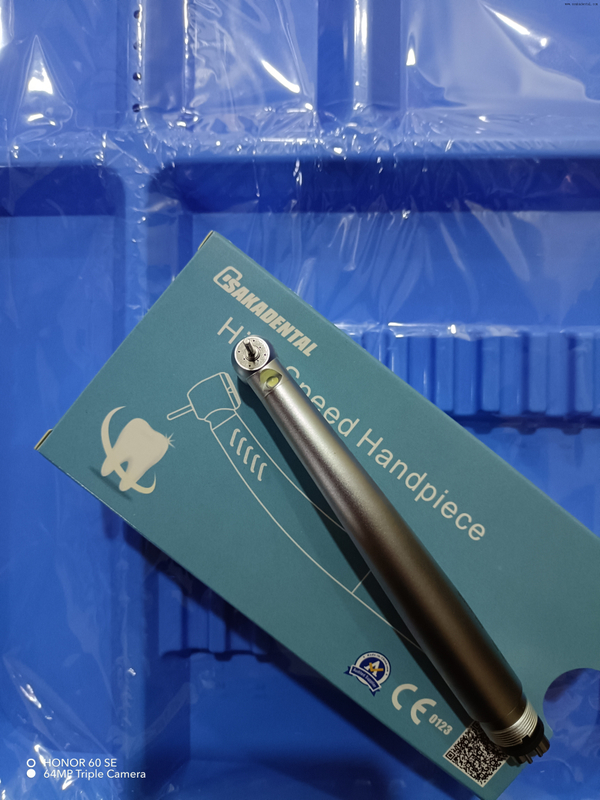 Pieza de mano LED dental profesional con función antirretracción y pulverización de 4 orificios