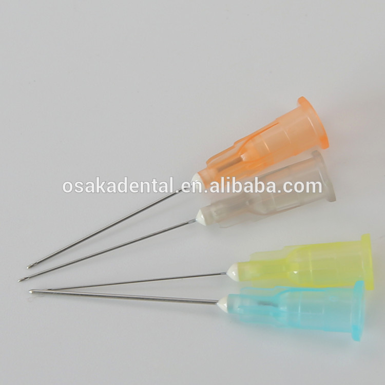 Una aguja dental de irrigación endo desechable
